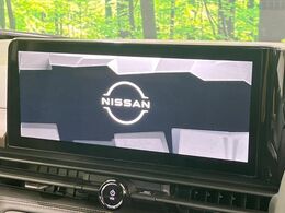 【メーカー純正ナビ】インテリアに溶け込むスタイリッシュな「専用設計」メーカーナビを装備♪視認性や操作性など基本性能にも優れ、より上質なカーライフをお楽しみいただけます。