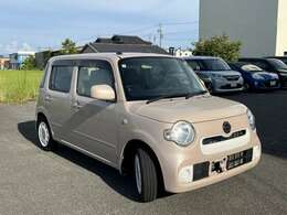 室内展示場を完備しておりますので、天候の悪い日でもゆっくりと車両をご覧下さい。