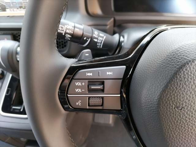 グループ総在庫数約500台以上！カーライフステーションの大型展示場はあなたにピッタリのお車が見つかるはず、今ご覧のお車以外にも系列店の在庫からどのお車でもご紹介出来ます。まずはお問い合わせ下さい。