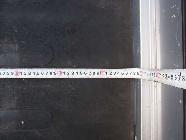 有効荷台長　1980mm　（あくまでも簡易測定となりますので詳細は現車確認お願い致します。）