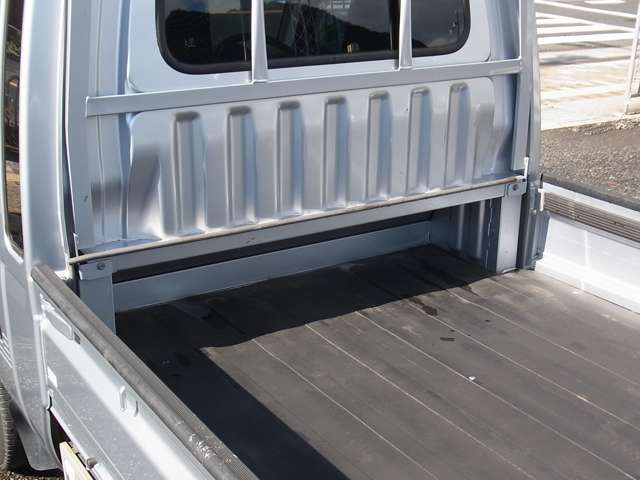 電車でお越しの場合、最寄の駅は市営地下鉄東西線の小野駅です。　JR東海道線の山科駅（京都駅より1駅東）から市営地下鉄に乗り換えて頂くのがスムーズです。