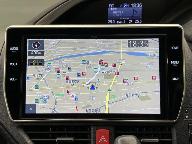 【問合せ：0776-53-4907】【10型ナビゲーション】目的地までしっかり案内してくれる使いやすいナビ。Bluetooth接続すればお持ちのスマホやMP3プレイヤーの音楽を再生可能！
