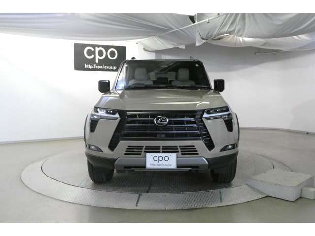 こちらのお車は、CPO（Certified Pre-Owned＝認定中古車）となります。厳しいレクサス基準をクリアした認定中古車をさします。