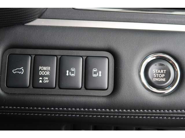 両側電動スライドドア　電動テールゲート　エンジンスタート・ストップスイッチ