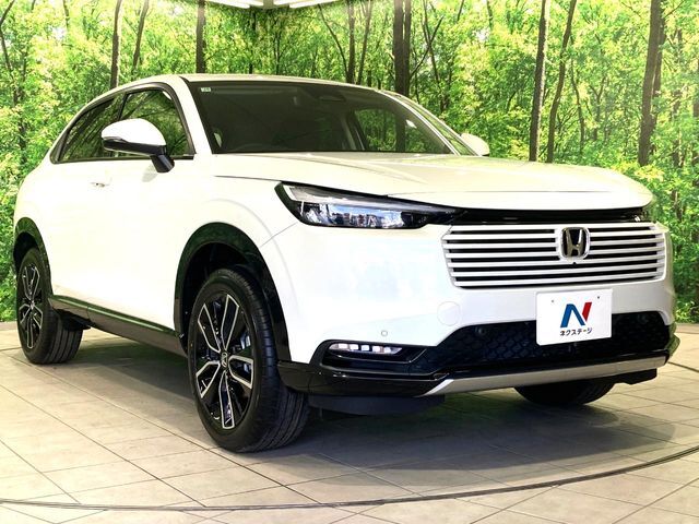 高透明度のガラス皮膜で撥水はもちろん、上質なツヤ・光沢を実現。紫外線や酸性雨から大切な愛車を保護し、色あせ・劣化を防止。「弾スプラッシュコート」、「弾プリミッサコート」からお選びいただけます。