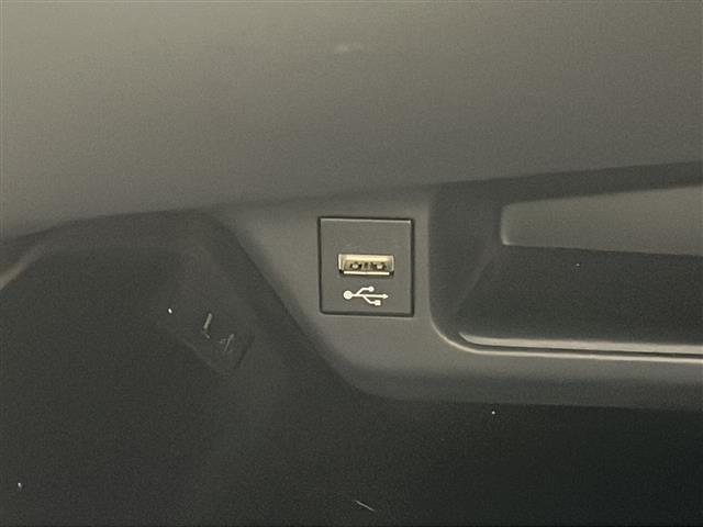 【ドライブレコーダー】映像・音声などの運転中の記録を残します。事故などを起こした起こされた時の証拠になりえますので、もしも時でも安心ですね。