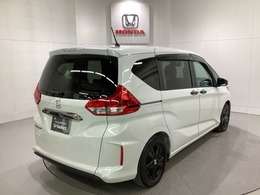 Honda認定中古車 U-Selectは3つの安心をお約束します。　1　Hondaのプロが整備した安心。 2　第三者機関がチェックした安心。　3　購入後もHondaが保証する安心。