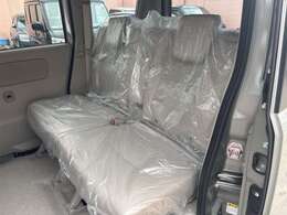 リヤシートスライド＆リクライニングできます