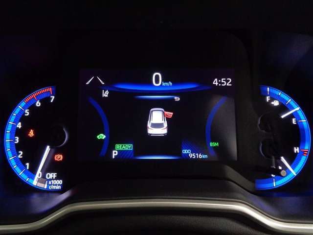展示車は全てトヨタの車を知り尽くしたエキスパートが基本性能に関わる機能や状態を徹底的にチェックしています。消耗部品の事前交換など法定12ヶ月点検相当の点検・整備を必ず実施しています。