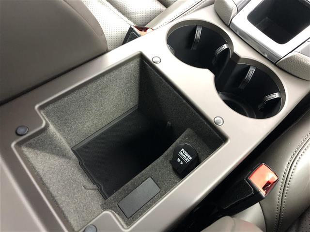 【ドリンクホルダー】『ドリンクホルダー周辺』の画像になります。写真の内容に関してご不明点、ご質問等がございましたらお気軽にガリバー店舗までお問い合わせください。