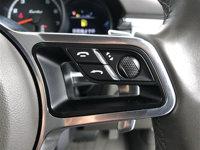 【運転席操作部】『運転席周辺の装備』の画像になります。快適なドライブを楽しむための機能が装備されています！運転席から触れるので使いやすいです！