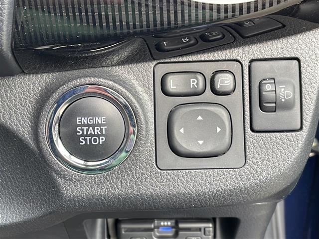 気になる車はすぐにお問い合わせください！画面右側の0066から始まる無料ダイヤルからお問い合わせ下さい！専門スタッフがお車のご質問にお答えいたします！