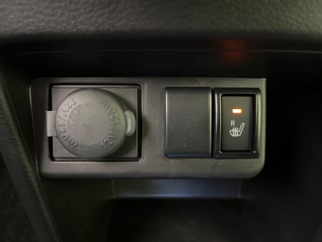 【シートヒーター】寒い日に重宝するシートヒーター！エアコンより早く温まってくれるので寒がりの人も安心ですね♪エアコンの温風は乾燥するから苦手、という方にもをおすすめです。
