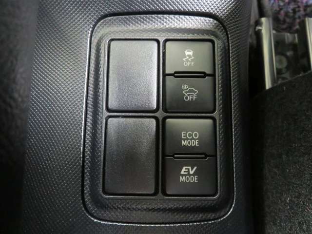 VSC　OFFスイッチ、車両接近通報装置OFFスイッチ、エコモードスイッチ、EVドライブモードスイッチ。