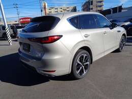 当社定休日は毎週火曜日と第2・3・4水曜日です。また長期連休を頂いている場合もございますので。詳しくは問い合わせフォーム、またはカーセンサーの無料ダイヤルからお訊ねいただくか、当社HPをご確認ください。