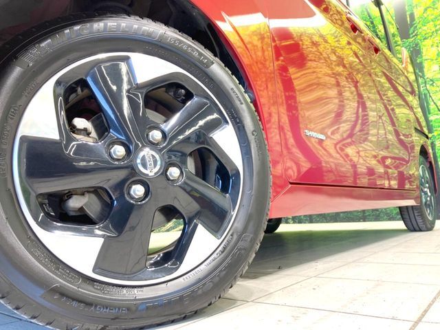 【純正14インチアルミホイール】外観にマッチした純正アルミホイールを装着しております。各種社外アルミホイールや、スタッドレスタイヤも取扱いしております。是非ご相談ください♪