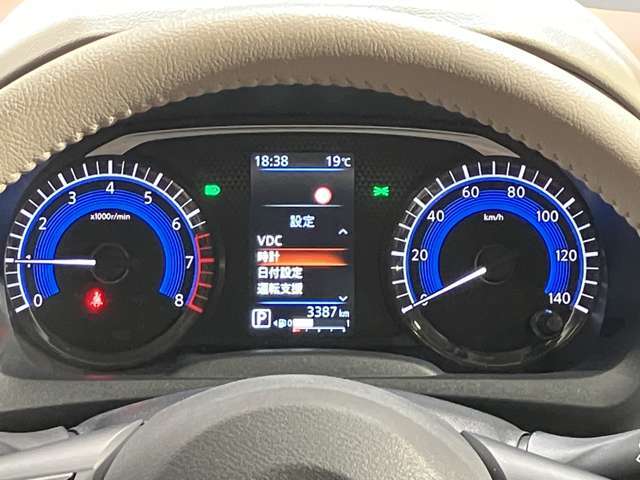 【メーター】昼間も夜間もとっても見やすく疲れにくいメ-タ-類で長距離ドライブの時もラクラク♪♪