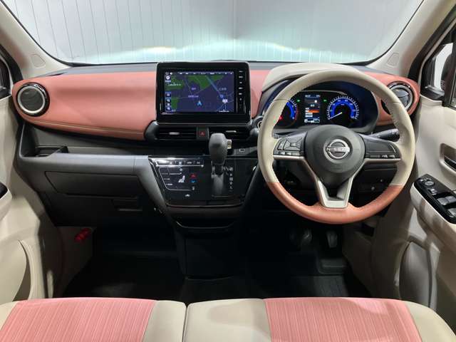 ボレロだけのソフトレザー調＆トリコットコンビシートのモーヴピンク♪乗り込むだけでHAPPYになるインテリアです♪♪