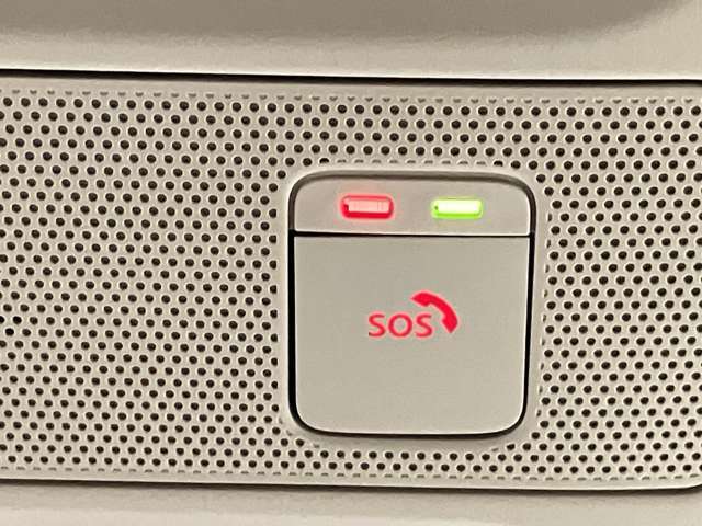 【SOSコール】急病時や危険を感じた時にはSOSコールスイッチを押すと専門オペレーターに接続！万が一エアバック展開事故の時は自動通報します！