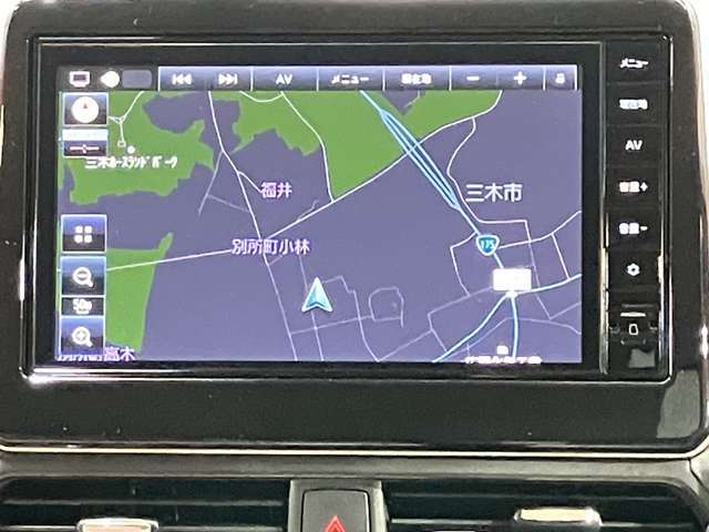 日産純正メモリーナビ（MM223D-L）です。クリアな画質を楽しんでいただけるフルセグ地デジTVなど、書ききれないほどの機能が満載です。