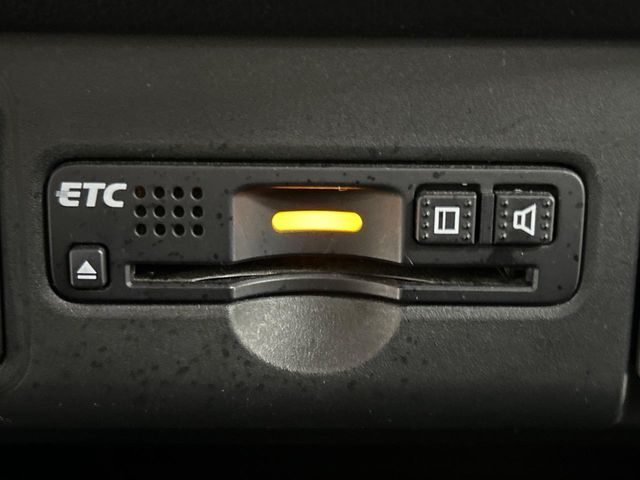 【ETC】高速道路の料金所をストレスなく通過！話題のスポットやサービスエリアに多い「スマートIC」利用時は必須のアイテムです。当店でセットアップを実施、ご納車当日からすぐにご利用いただけます！