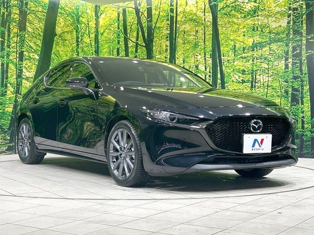 大好評のボディコーティング「弾スプラッシュコート」もご納車までに施工可能。通常のガラスコートと異なる、耐久年数6年の無機質ガラスコーティングが、ボディをキレイな状態に保ってくれます。