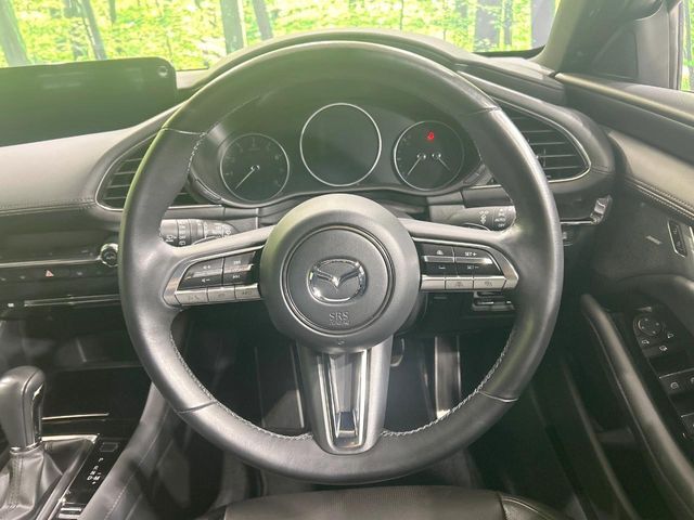 【ステアリングスイッチ】運転中、前方から目線をそらすことなく、オーディオ等の操作が可能な便利機能！安心＆快適なドライブを演出してくれます♪