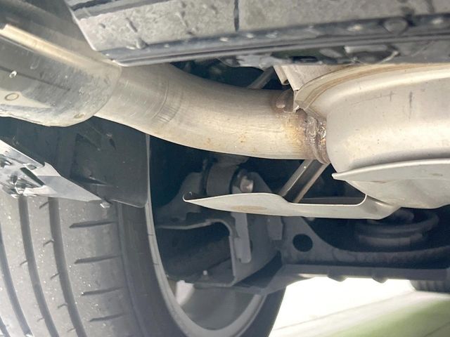 お車を安心してお乗りいただく為には、足回りの定期点検が欠かせません。サービスサポート（有償保証）では無料点検もご提供しており、安心のカーライフをお過ごしいただけるサポート体制が整っています。