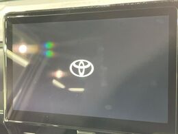 【10.5インチDA】高級感とインパクトのある大画面ナビを装備。各種オーディオ操作はもちろん、スマホ連携もできる利便性の高いナビです♪