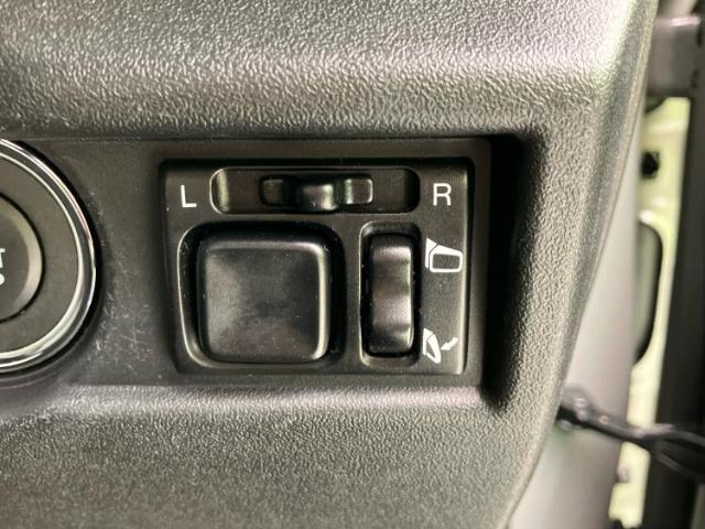 国産車から輸入車まで多様なお客様のニーズのお応えできるように、全国規模で豊富な在庫展開！車のことならWECARSへ！