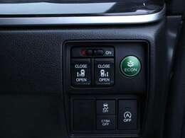 運転席からも操作可能な両側パワースライドドア！挟み込み防止もあり小さなお子様にも安心★隣のお車を気にすることなく開閉可能なのもうれしいところですね！