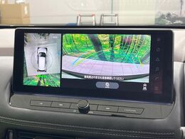 【アラウンドビューモニター】専用のカメラにより、上から見下ろしたような視点で360度クルマの周囲を確認することができます☆死角部分も確認しやすく、狭い場所での切り返しや駐車もスムーズに行えます。
