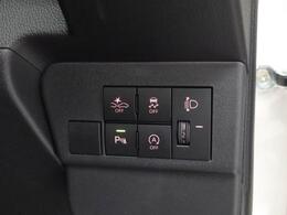 スマアシ機能のオフスイッチ類。同じ場所にまとまって配置されているので分かりやすく使いやすいですよ。