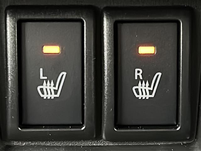 【シートヒーター】シートを温めてくれる暖房機器です！長時間座っていると負担が掛かりやすい背中や腰、または冬場などの寒い日に冷えやすい脚部に快適なぬくもりを伝えます。