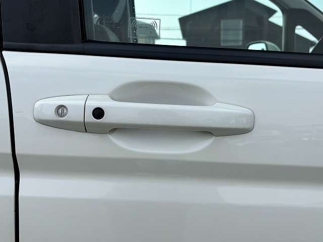 納車前の整備もしっかりさせて頂きます。もちろんアフターサービスもお任せ下さい！オプション品や中古パーツなどご要望ございましたらお気軽にお問い合わせ下さい！リーズナブルな価格でご対応させていただきます
