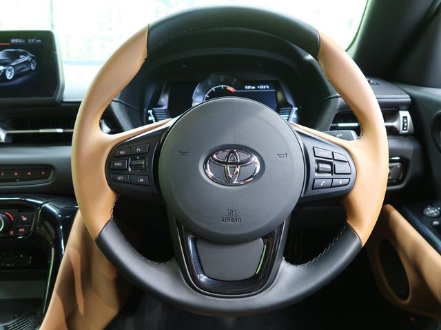 【純正革巻きステアリング】上質な革を使用することで、手にしっかり馴染みとても運転しやすいハンドルです♪
