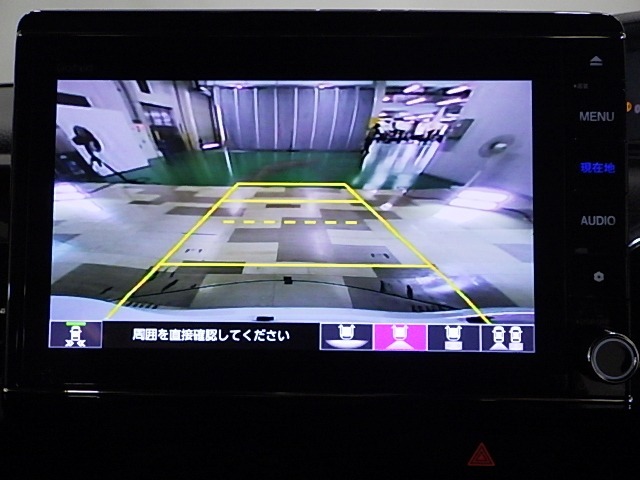 バックカメラの画像です。車庫入れの安心感がアップしますね☆
