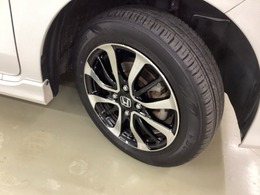 純正アルミホイール：14インチ