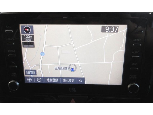 ディスプレイオーデイオ（AM/FMチューナー・Biuetooth・USB入力）+ナビが付いています。