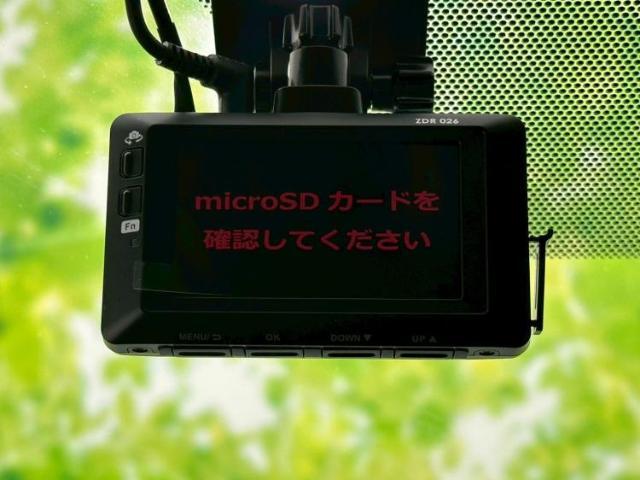 WECARSの展示場では実際に見て、触ってお車をお選びいただけます！知識の豊富な営業スタッフが様々なカーライフをご提案いたします！