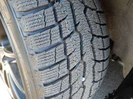 タイヤはTOYOの新品スタッドレスです！