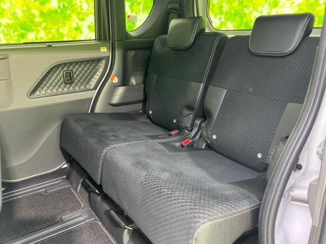 WECARSでは各商談席に大型モニターをご用意しております！見やすい大画面でゆったりと全国の在庫をご覧いただけます！是非ご来店お待ちしております！