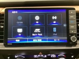 ナビゲーションはフルセグTV、インターナビ対応のGathers純正メモリーナビを搭載しています。Bluetoothオーディオ機能がありますので、スマートフォンなどの音楽も再生できます。