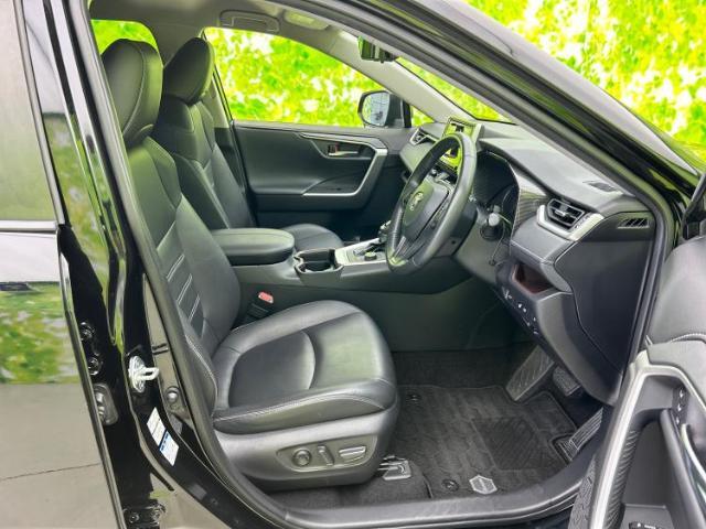 「この車の写真をもっと見たい」「状態が気になる」「この装備はついている？」どんな小さな疑問でもお気軽にお問い合わせください！