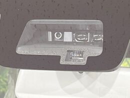 【スズキ　セーフティサポート】走行中に前方の車両等を認識し、衝突しそうな時は警報とブレーキで衝突回避と被害軽減をアシスト。より安全にドライブをお楽しみいただけます。