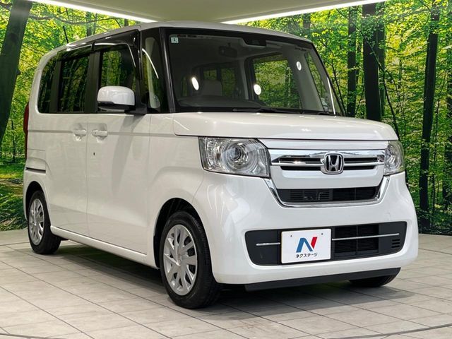 大好評のボディコーティング「弾スプラッシュコート」もご納車までに施工可能。通常のガラスコートと異なる、耐久年数6年の無機質ガラスコーティングが、ボディをキレイな状態に保ってくれます。