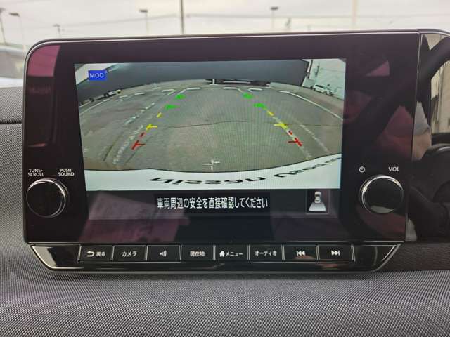 アラウンドビューモニター♪一つの画面にすることも出来ます♪