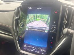 【バックカメラ】駐車時に後方がリアルタイム映像で確認できます。大型商業施設や立体駐車場での駐車時や、夜間のバック時に大活躍！運転スキルに関わらず、今や必須となった装備のひとつです！