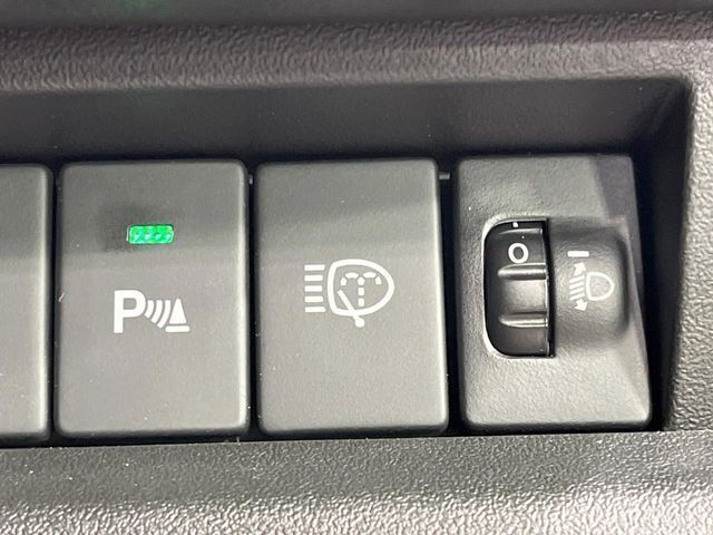 【クリアランスソナー】バンパーに付いたセンサーが障害物を検知！一定の距離に近づくとアラートで教えてくれます♪狭い駐車スペースや車庫入れ時も安心ですね☆