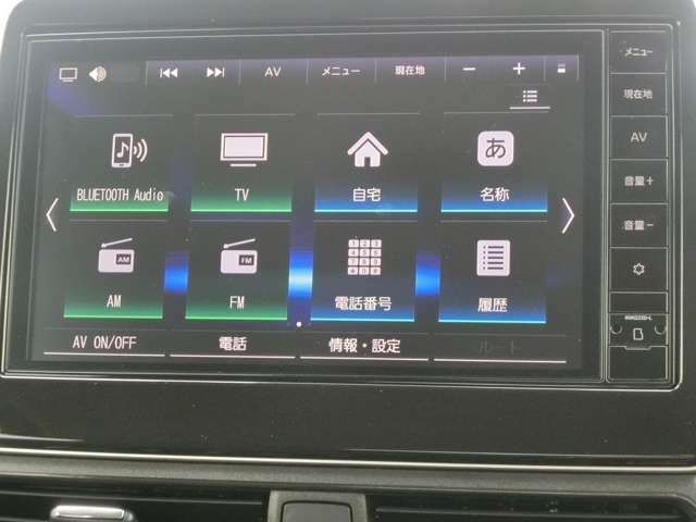 純正メモリーナビ (MM223DーL)搭載！フルセグTV・Bluetoothオーディオ機能付き♪　操作スイッチが分かりやすく、便利なタッチパネル式。目的地まで案内してくれるので、遠距離ドライブも安心です！